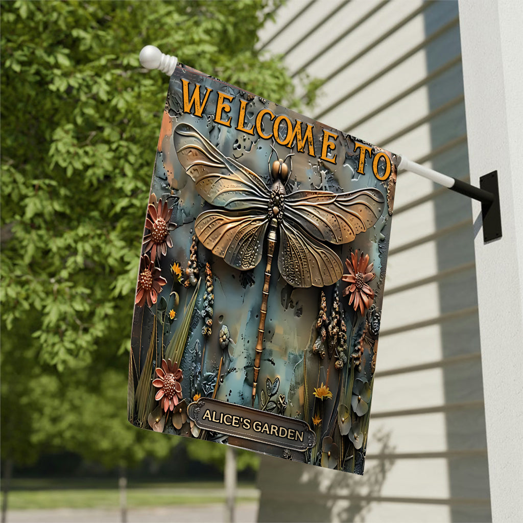 Wunderschöne Libelle – personalisierte Gartenflagge