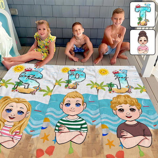 Kind am Strand – personalisiertes Strandtuch für Kinder