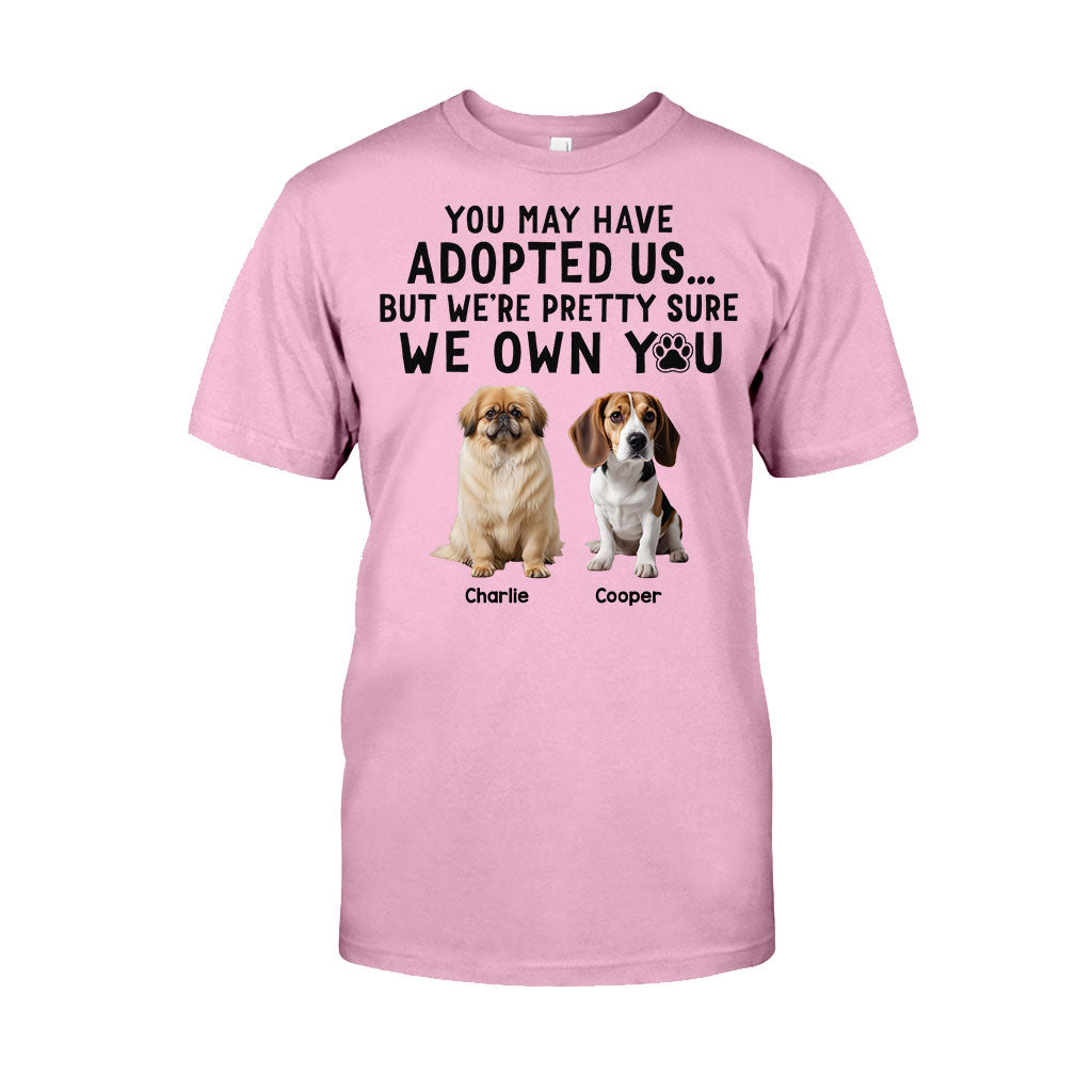 Ich bin mir ziemlich sicher, dass du mir gehörst – Personalisiertes Hunde-T-Shirt und Hoodie