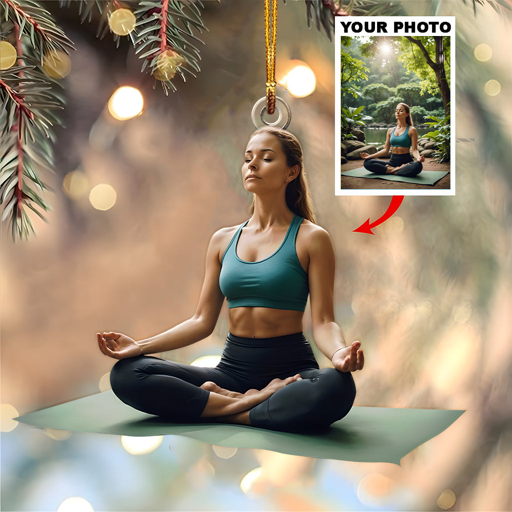 Individuell gestalteter Schmuck mit Foto – Personalisierter Yoga-Anhänger in Sonderform
