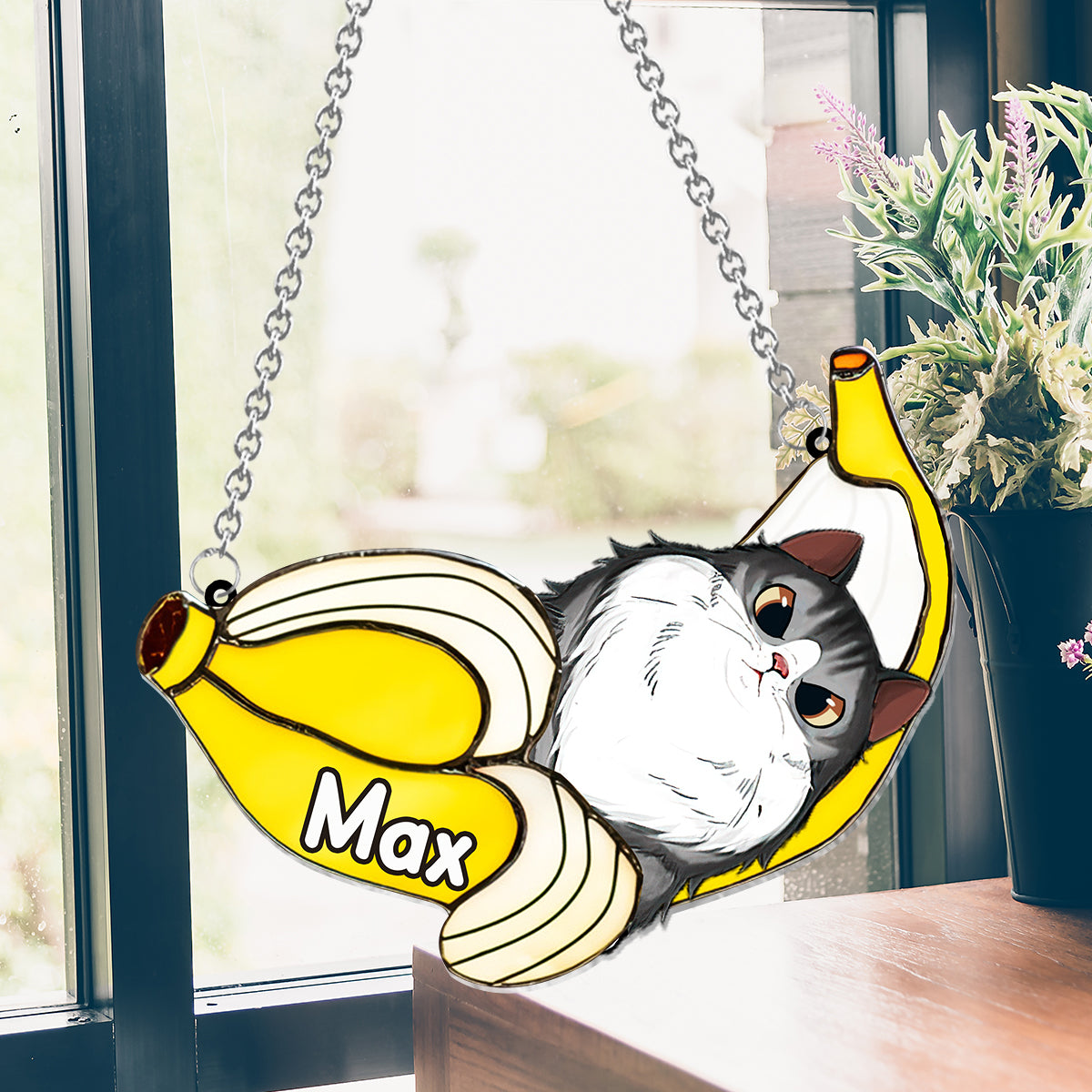 Lustige Katze in einer Banane – Personalisierter Katzen-Fensterhänger als Sonnenfänger 
