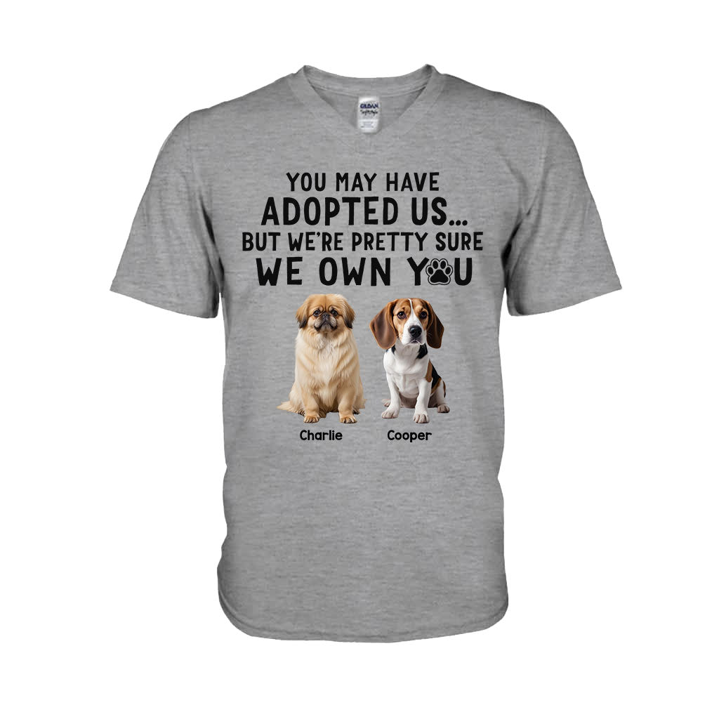 Ich bin mir ziemlich sicher, dass du mir gehörst – Personalisiertes Hunde-T-Shirt und Hoodie