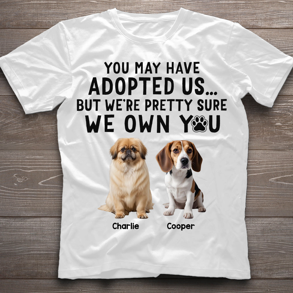 Ich bin mir ziemlich sicher, dass du mir gehörst – Personalisiertes Hunde-T-Shirt und Hoodie