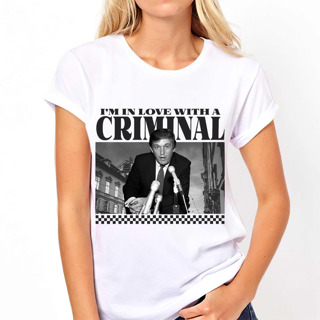 T-shirt « Je suis amoureux d'un Cr!m!nal », T-shirts « Papa Président », T-shirt politique humoristique, T-shirt humoristique pour les élections, Vêtements pour les élections de 2024, T-shirt graphique unisexe
