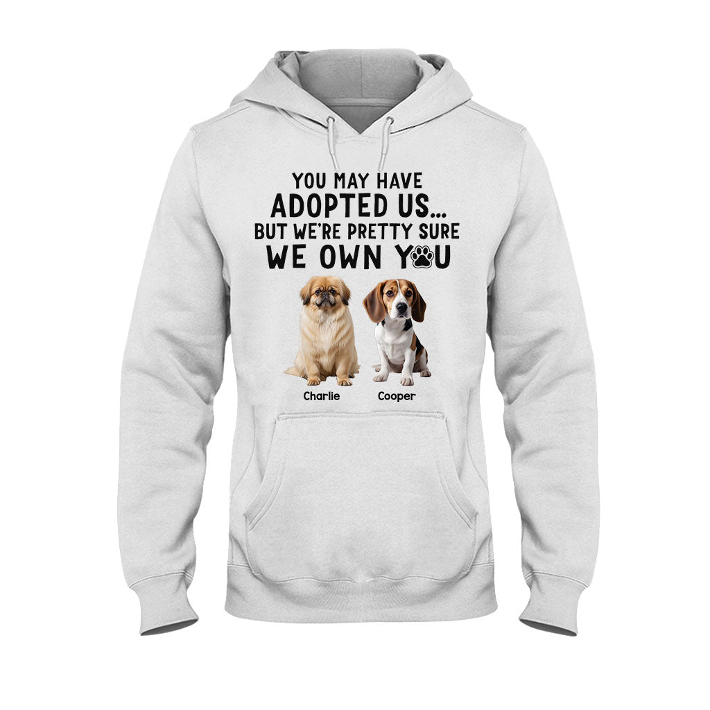 Ich bin mir ziemlich sicher, dass du mir gehörst – Personalisiertes Hunde-T-Shirt und Hoodie