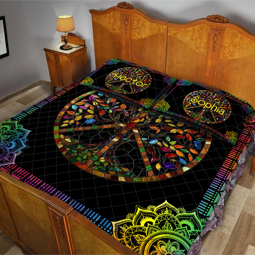 Es ist ein wunderschönes Weltenbaum-Friedenszeichen - personalisiertes Hippie-Quilt-Set
