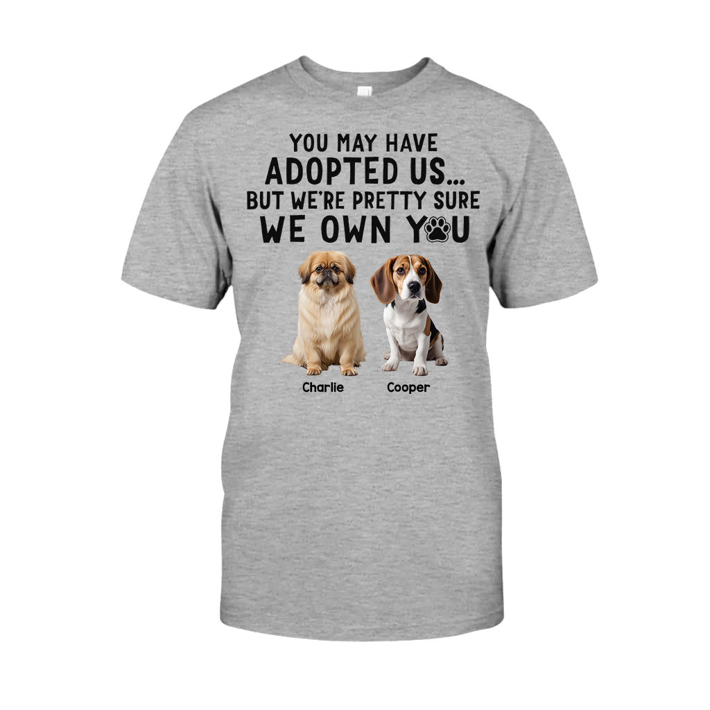 Ich bin mir ziemlich sicher, dass du mir gehörst – Personalisiertes Hunde-T-Shirt und Hoodie