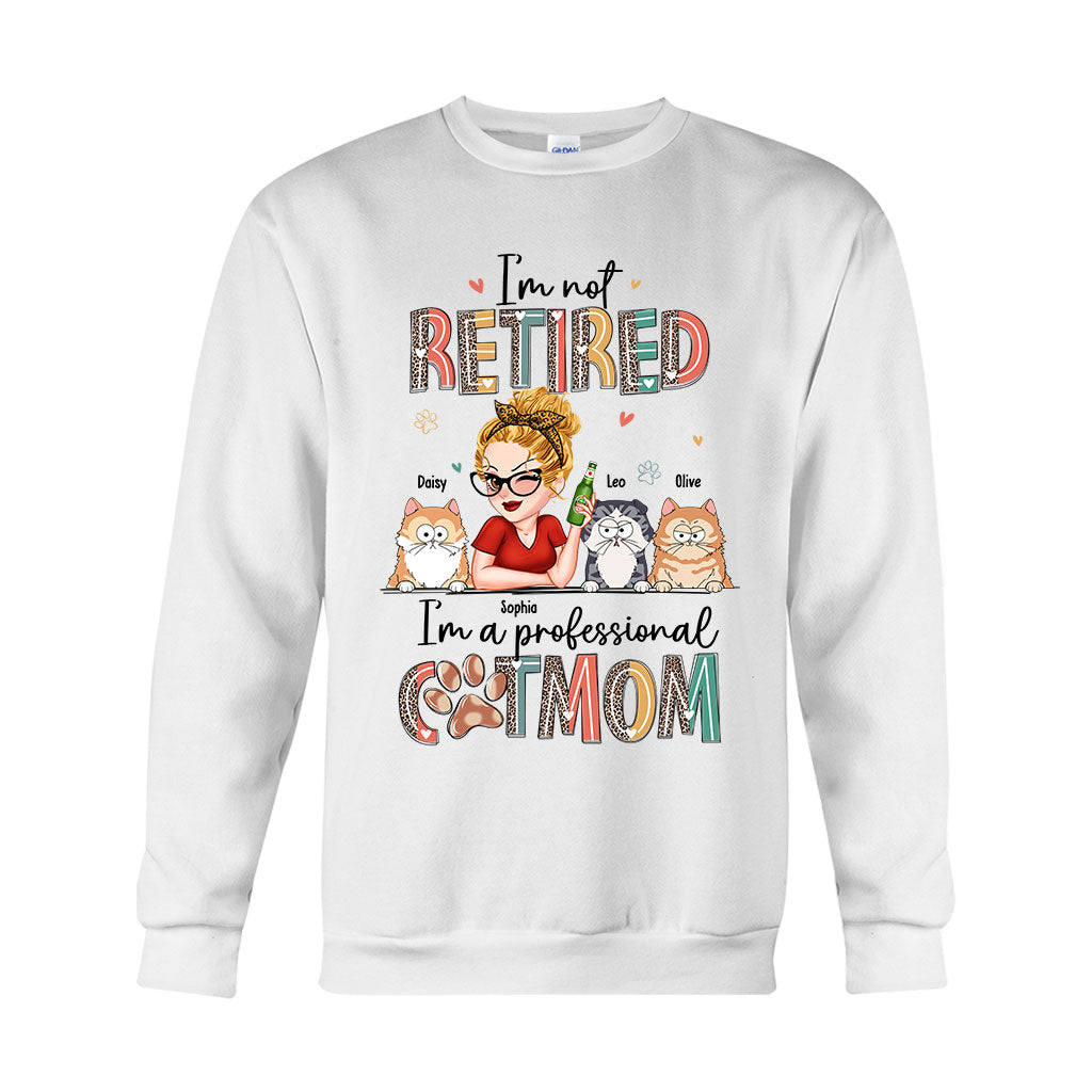 Ich bin nicht im Ruhestand, ich bin eine professionelle Hunde-/Katzenmama – personalisiertes Hunde-T-Shirt und Hoodie
