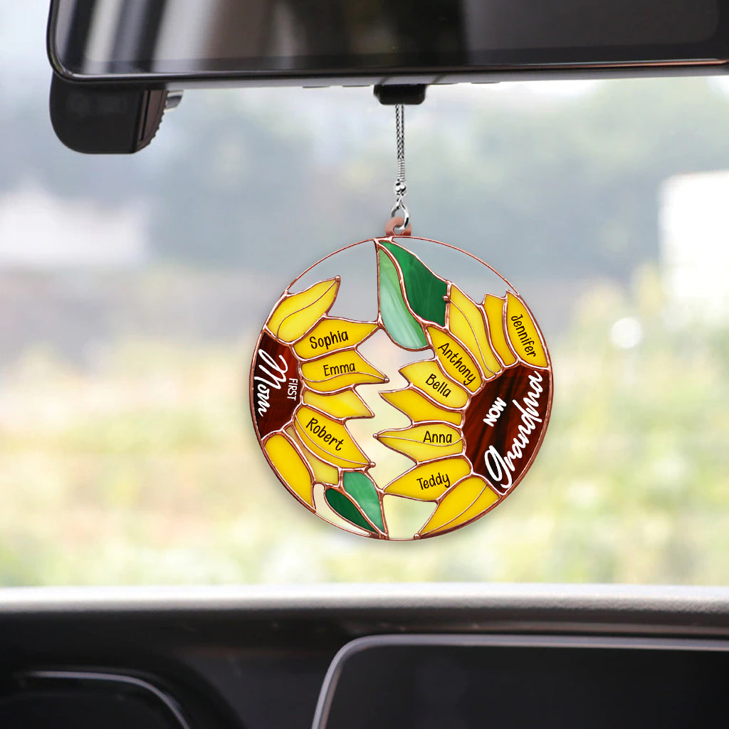 Tournesol « Maman d’abord, maintenant grand-mère » - Ornement de voiture transparent et personnalisé « Grand-mère »