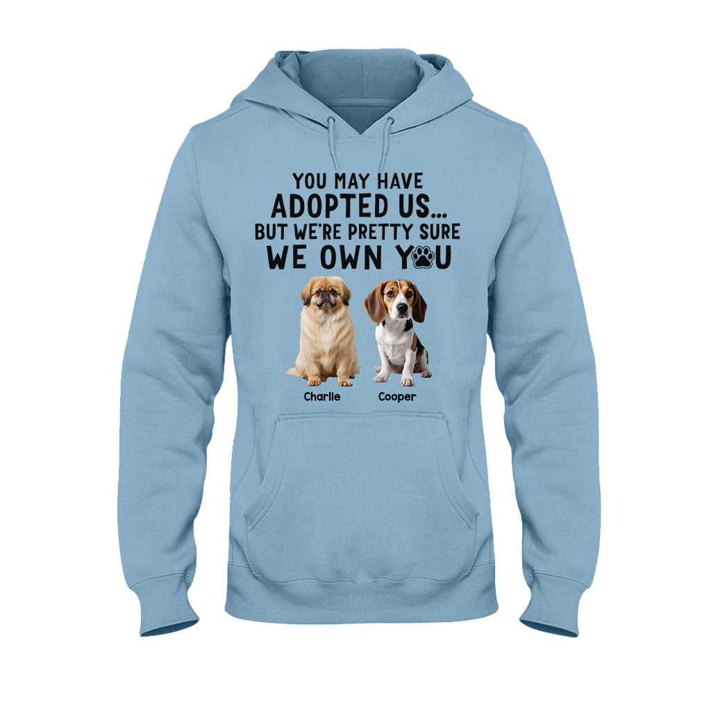 Ich bin mir ziemlich sicher, dass du mir gehörst – Personalisiertes Hunde-T-Shirt und Hoodie