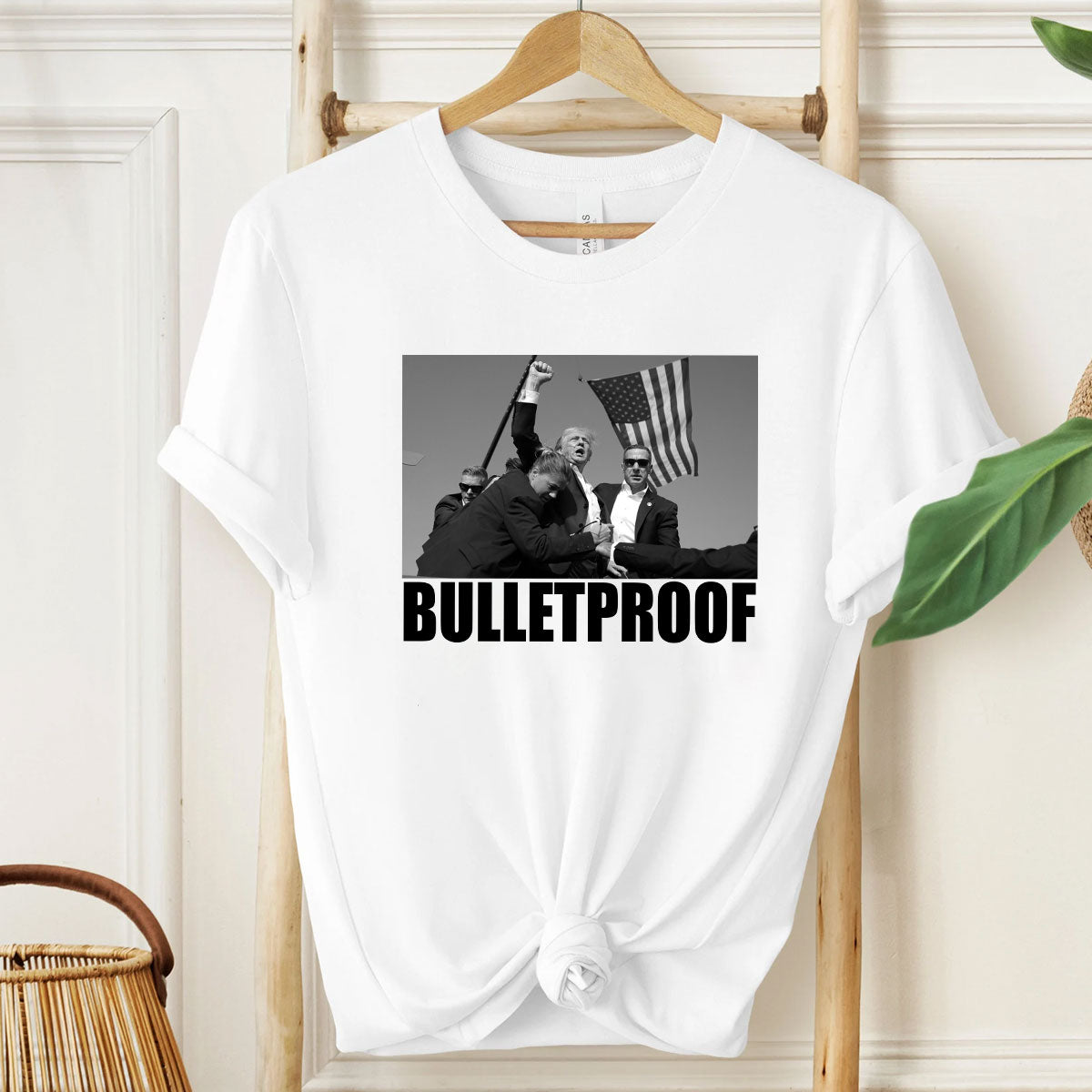Kugelsicheres T-Shirt, „Niemals aufgeben“-Shirt, „Kämpfe für Amerika“-T-Shirt, Retro-Rallye-Shirt, „Kämpfen, kämpfen, kämpfen“-Shirt (T-Shirt & Hoodie)