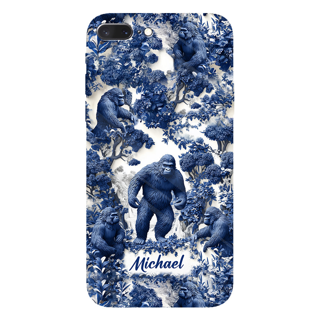 Bigfoot Sommer-Vibes – Personalisierte Handyhülle mit Wandermotiv