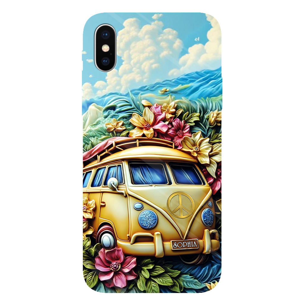 Handyhülle mit Blumenmuster und Friedenssymbol – Personalisierte Hippie-Handyhülle mit Volldruck
