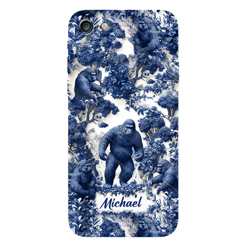 Bigfoot Sommer-Vibes – Personalisierte Handyhülle mit Wandermotiv