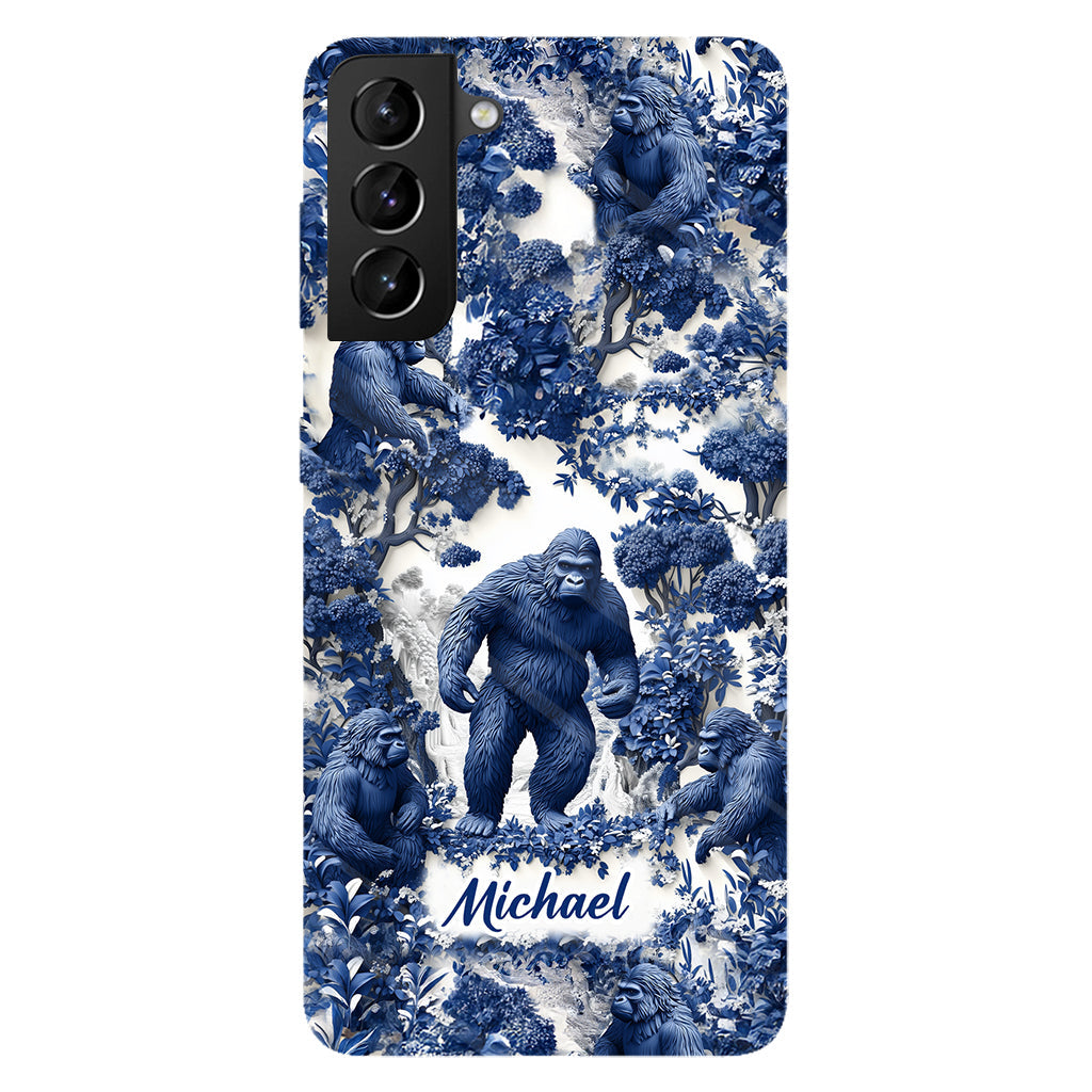 Bigfoot Sommer-Vibes – Personalisierte Handyhülle mit Wandermotiv