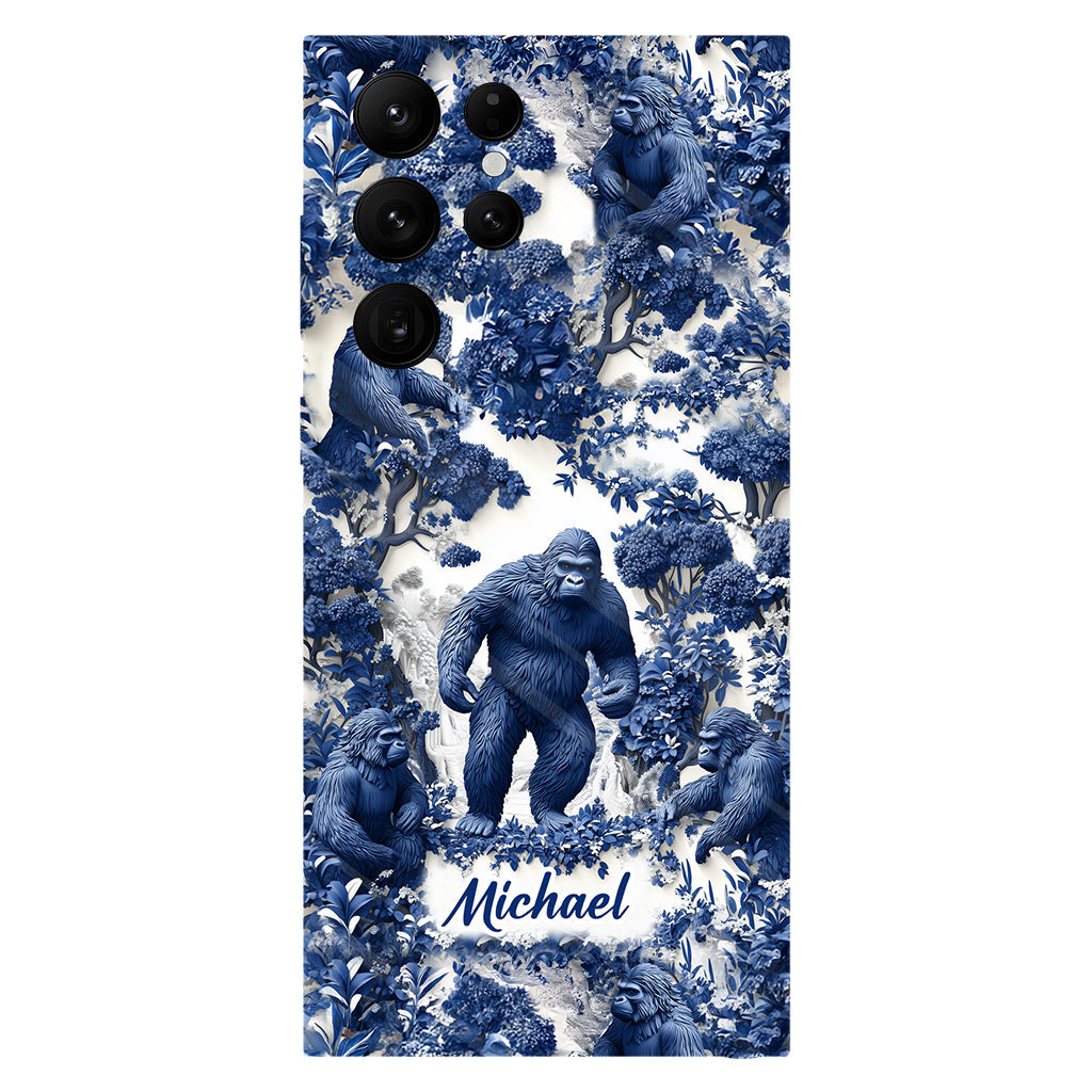 Bigfoot Sommer-Vibes – Personalisierte Handyhülle mit Wandermotiv