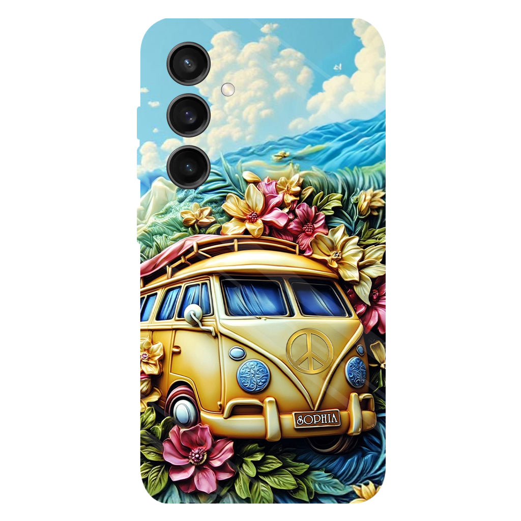 Handyhülle mit Blumenmuster und Friedenssymbol – Personalisierte Hippie-Handyhülle mit Volldruck