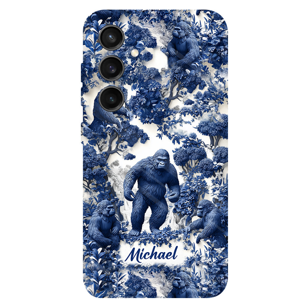 Bigfoot Sommer-Vibes – Personalisierte Handyhülle mit Wandermotiv