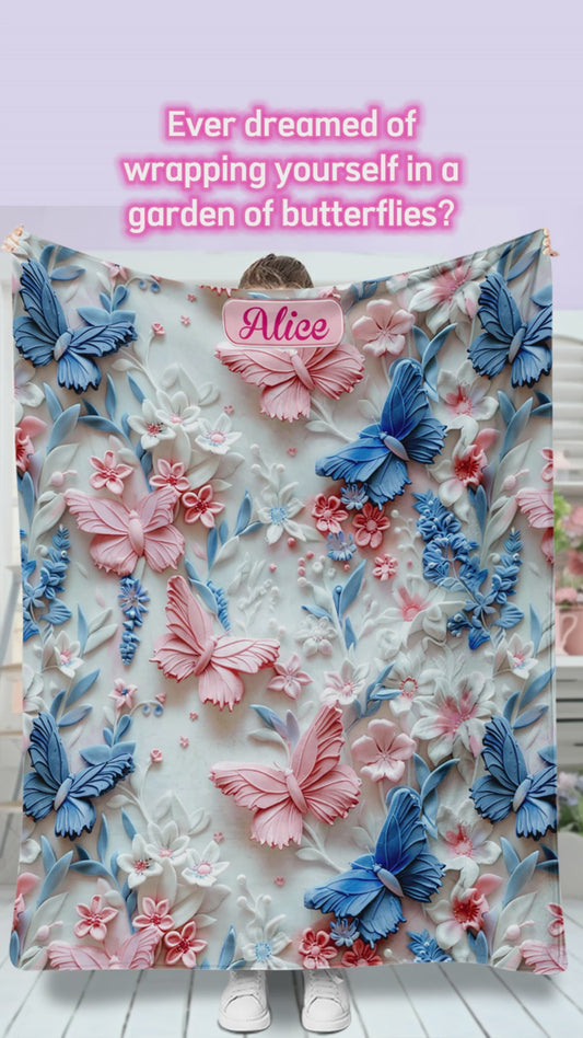 Personalisierte Schmetterlingsdecke mit rosa und blauen Schmetterlingen