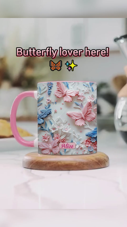 Personalisierte Tasse mit Schmetterlingsmotiv in Rosa und Blau