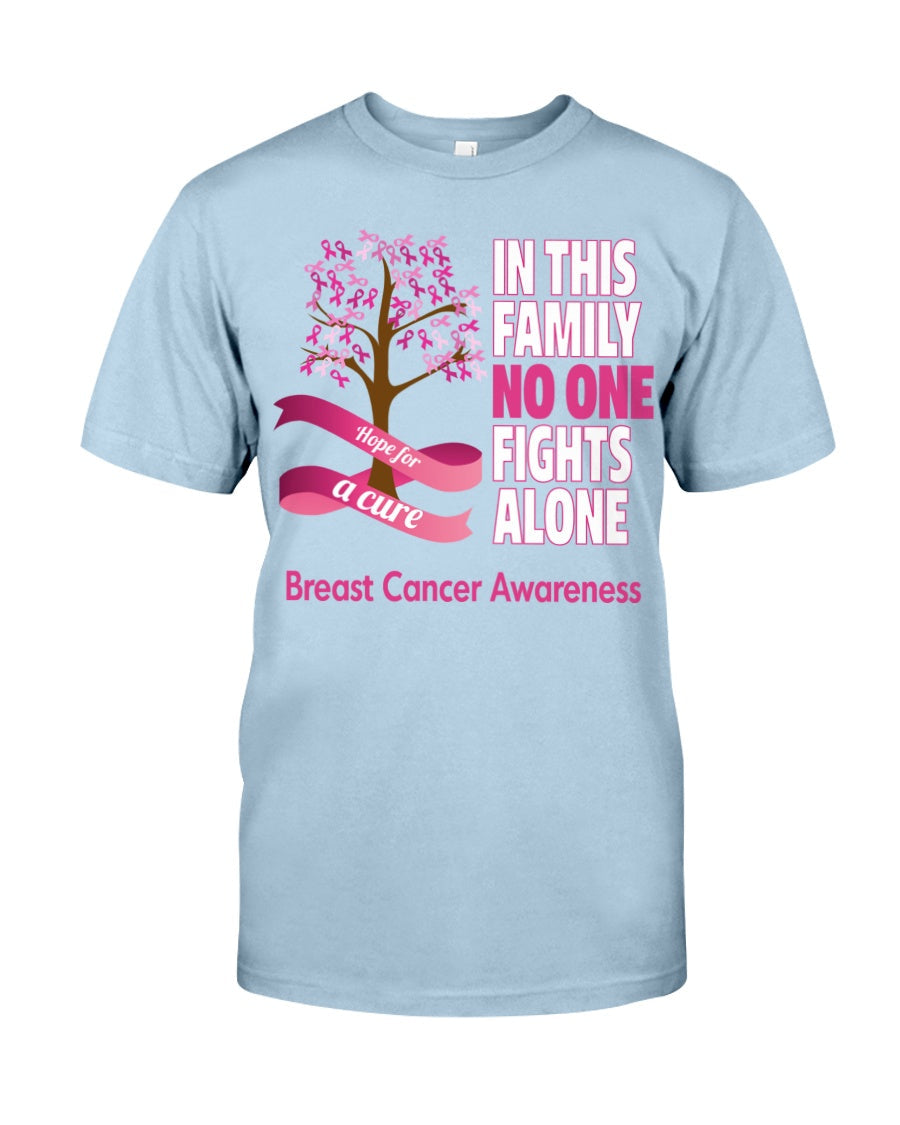 Dans cette famille, personne ne se bat seul - T-shirt et sweat à capuche de sensibilisation au cancer du sein 0822