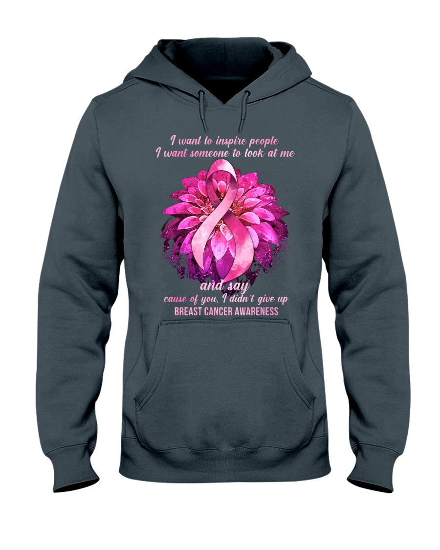 Ich möchte Menschen inspirieren. Ich möchte, dass mich jemand ansieht und sagt: „Warum?“ – T-Shirt und Hoodie zur Sensibilisierung für Brustkrebs 0822