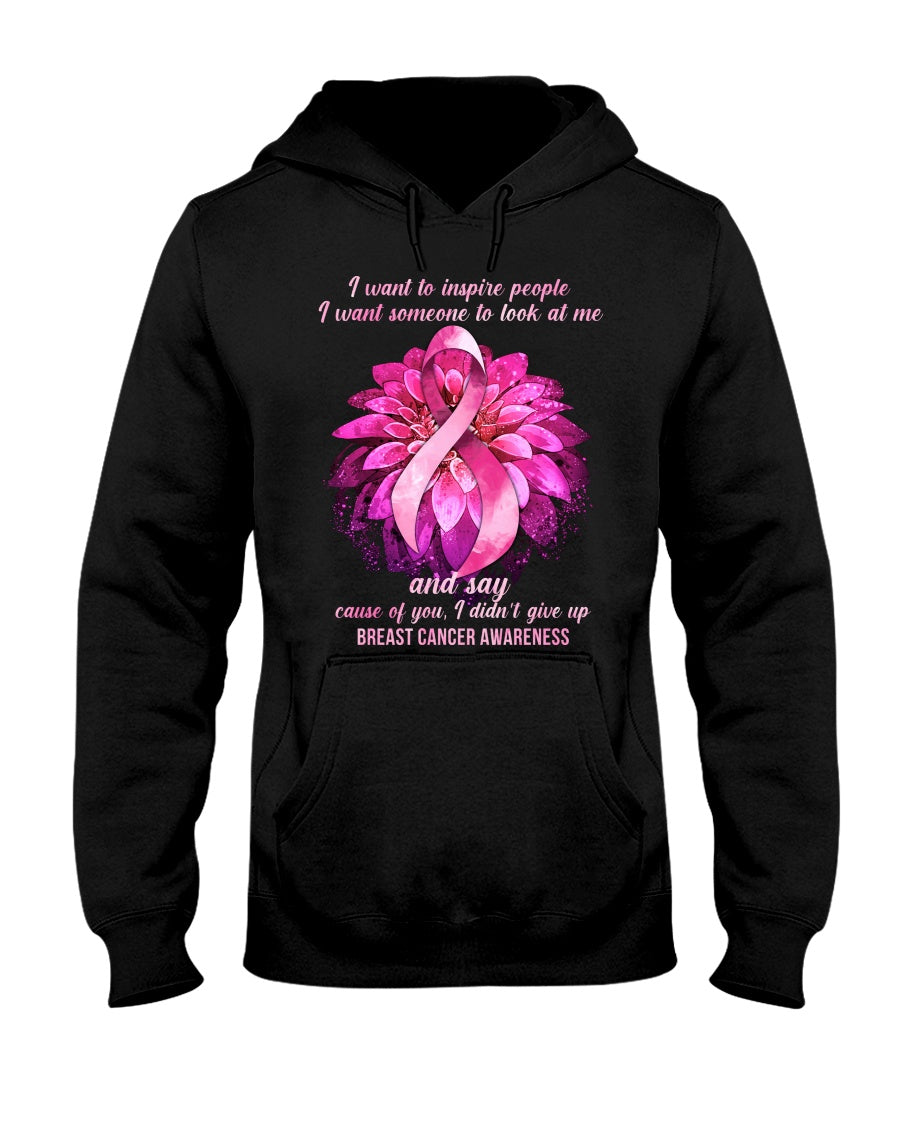 Ich möchte Menschen inspirieren. Ich möchte, dass mich jemand ansieht und sagt: „Warum?“ – T-Shirt und Hoodie zur Sensibilisierung für Brustkrebs 0822