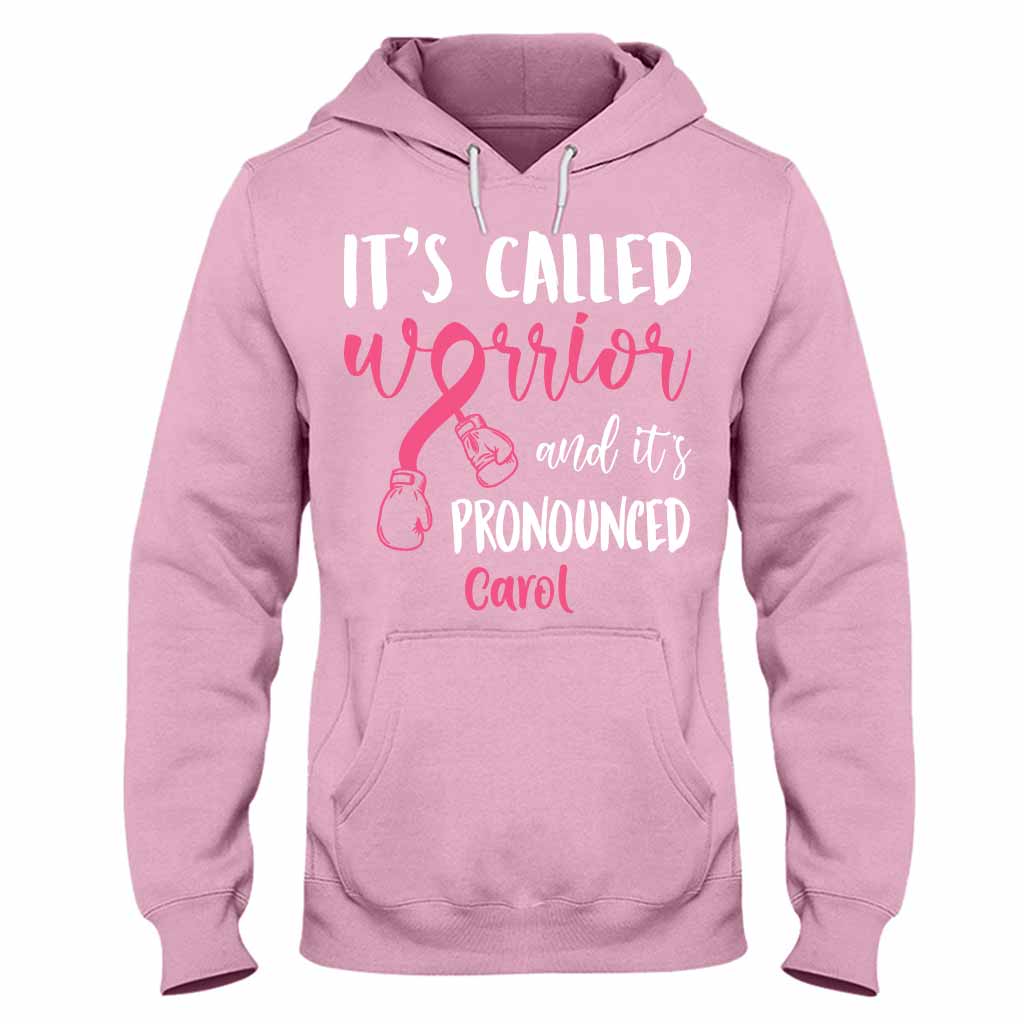 Es heißt Kriegerin – Personalisiertes T-Shirt und Hoodie zur Sensibilisierung für Brustkrebs