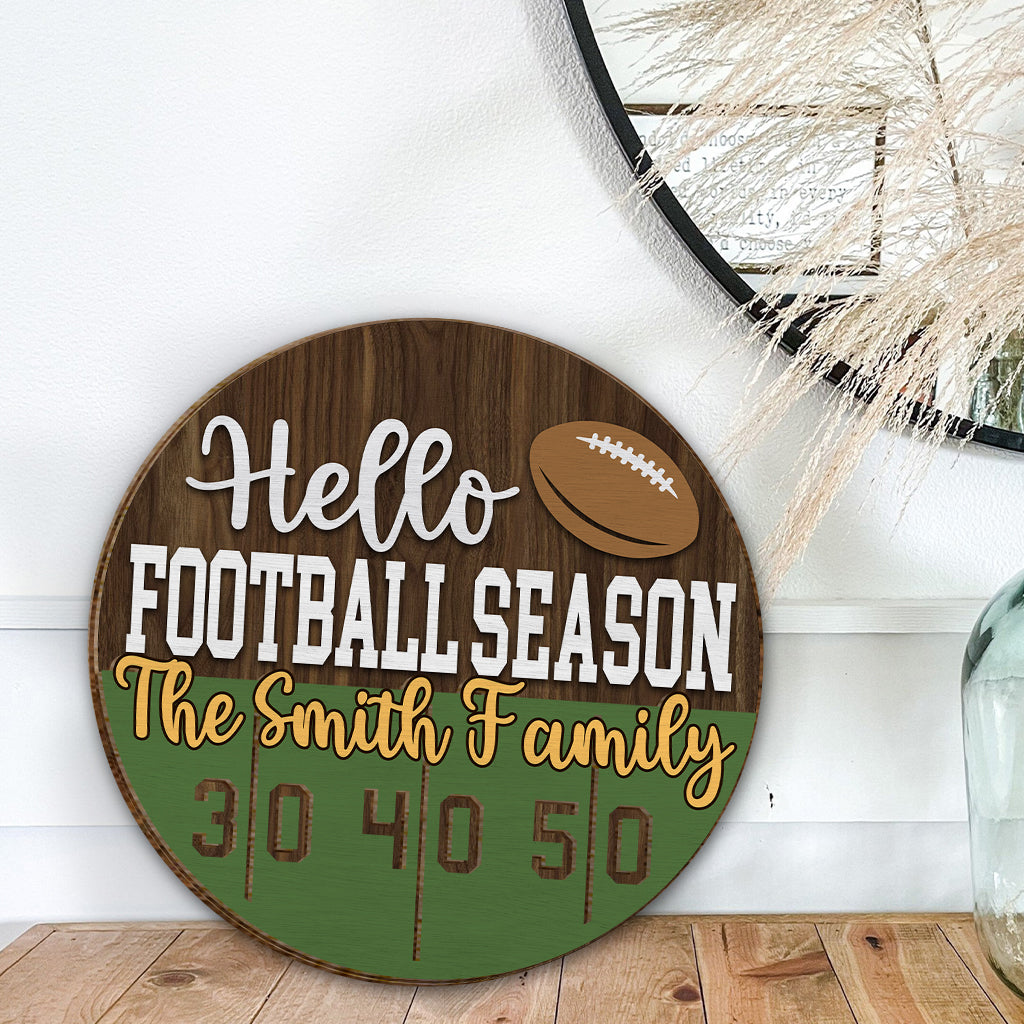 Hallo Fußballsaison – Personalisiertes zweilagiges Holzschild mit Fußballmotiv / Holzplakette