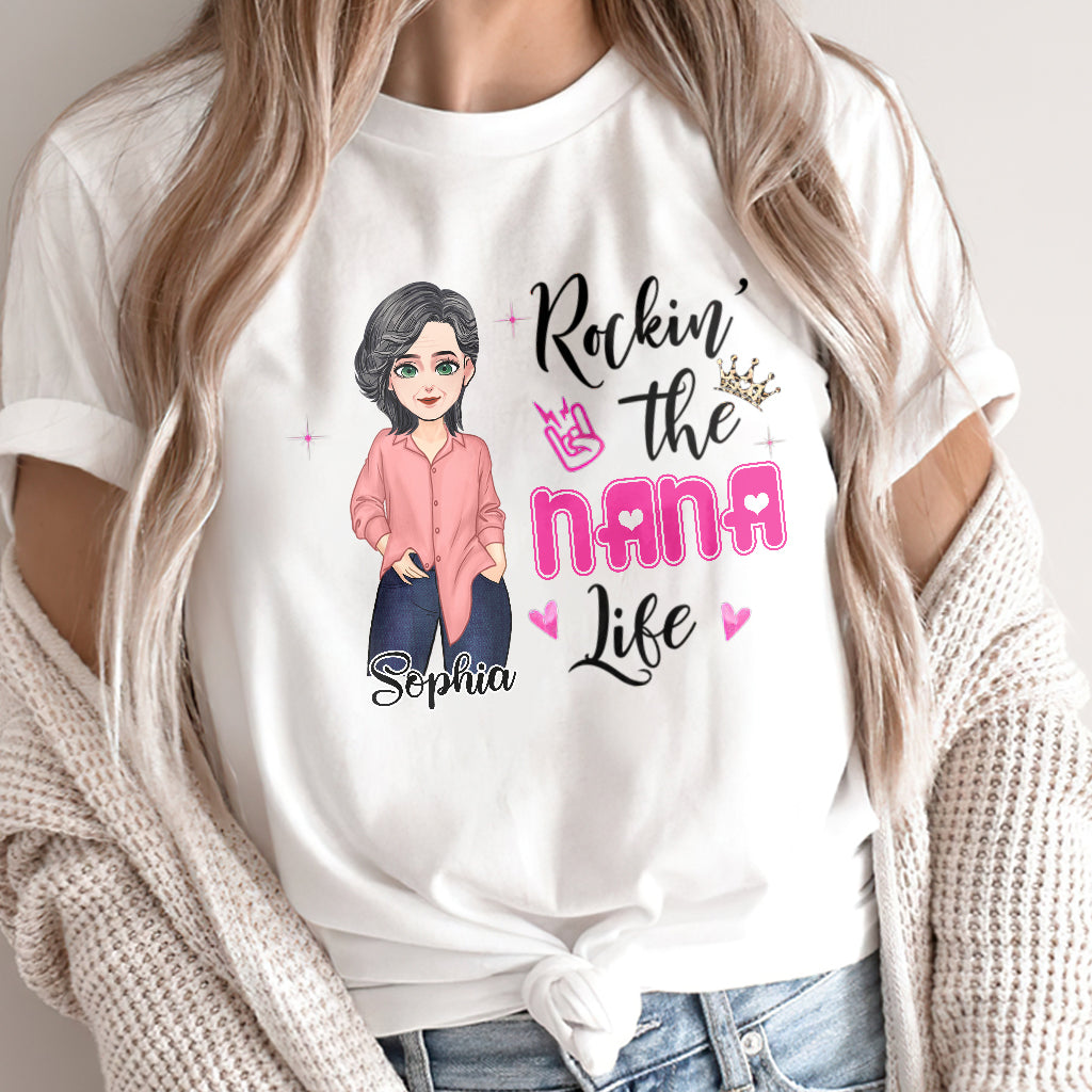 Das Oma-Leben rocken – Geschenk für Oma und Mama – Personalisiertes T-Shirt und Hoodie
