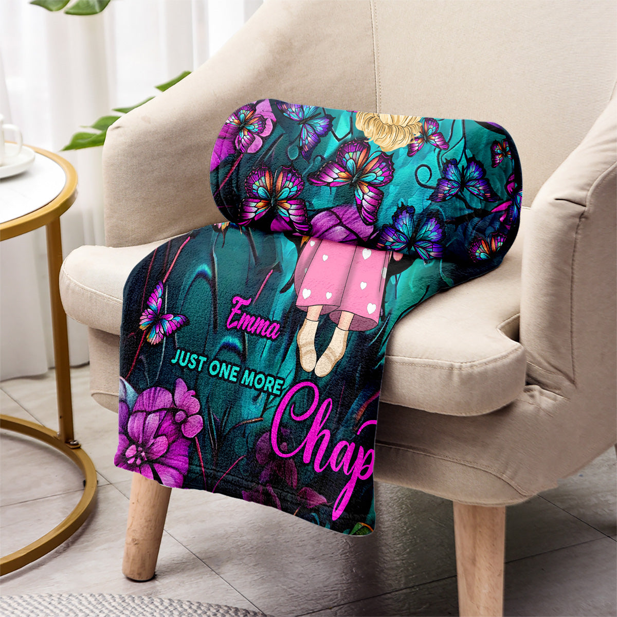 Buchmädchen mit Schmetterlingen und Blumen – personalisierte Buchdecke