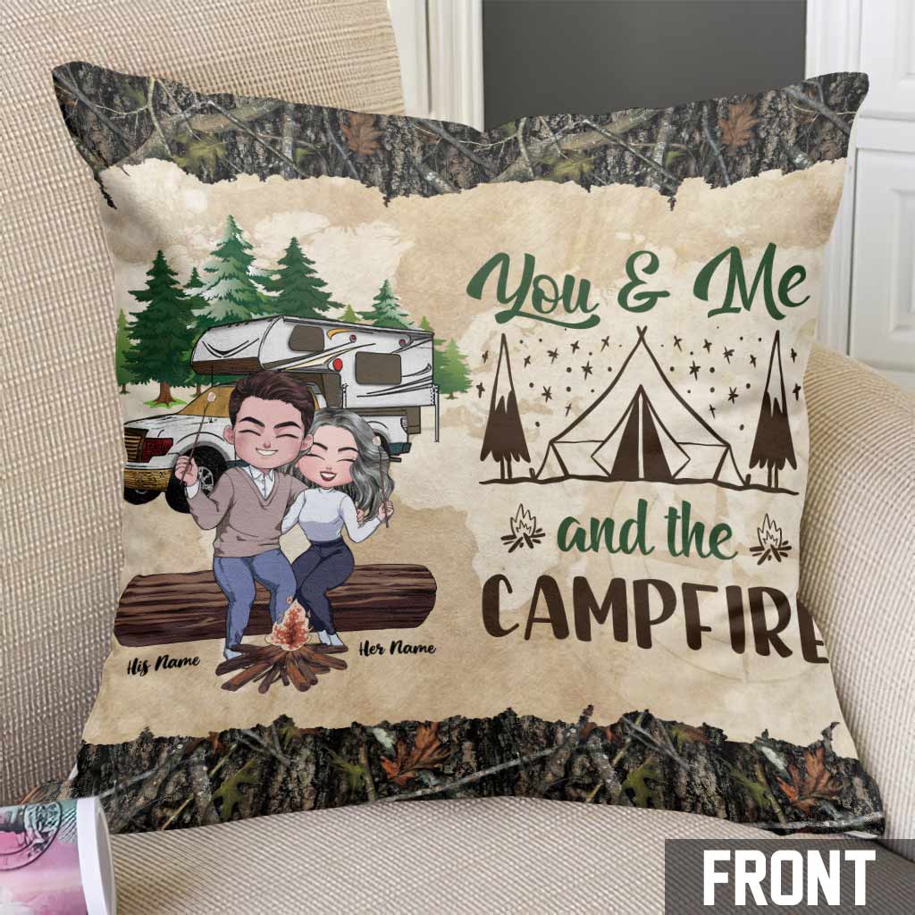Du und ich und das Lagerfeuer – Personalisiertes Camping-Dekokissen
