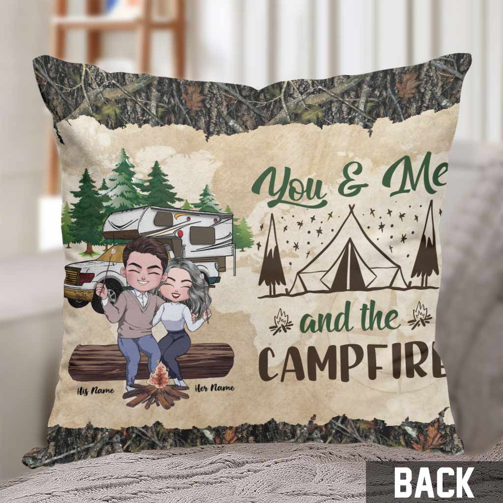 Du und ich und das Lagerfeuer – Personalisiertes Camping-Dekokissen