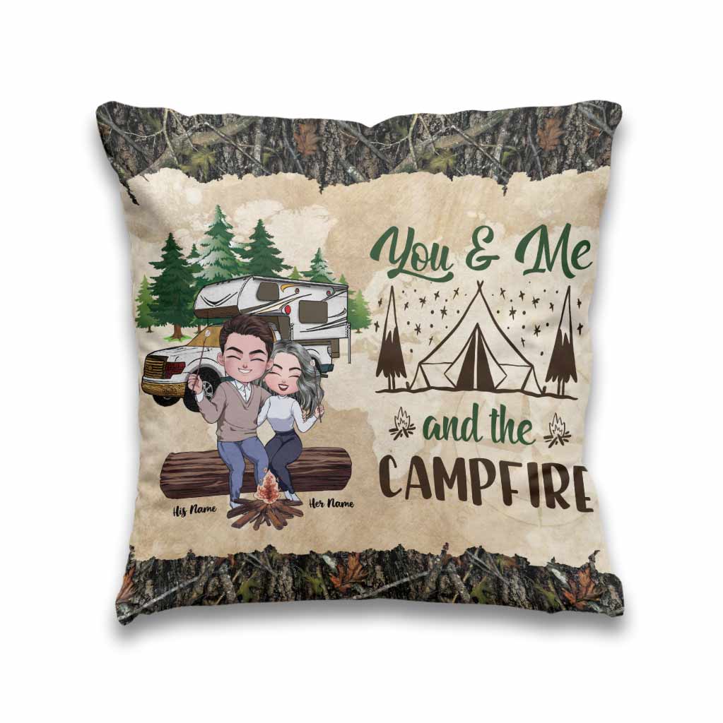 Du und ich und das Lagerfeuer – Personalisiertes Camping-Dekokissen