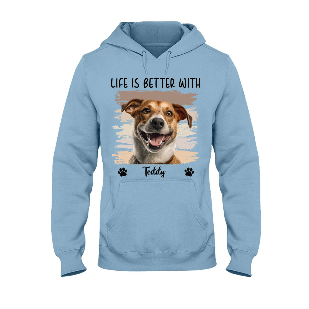 Das Leben ist schöner mit Haustier – personalisiertes Hunde-T-Shirt und Hoodie