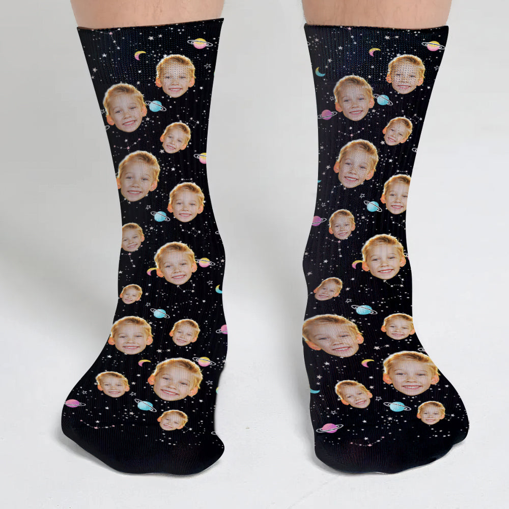 Personalisierte Socken mit Galaxy-Gesichtsmotiven für meinen Enkel