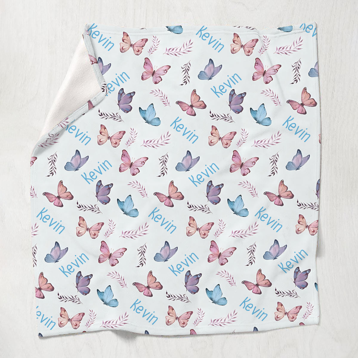 Couverture personnalisée avec nom et papillon pour petit-fils