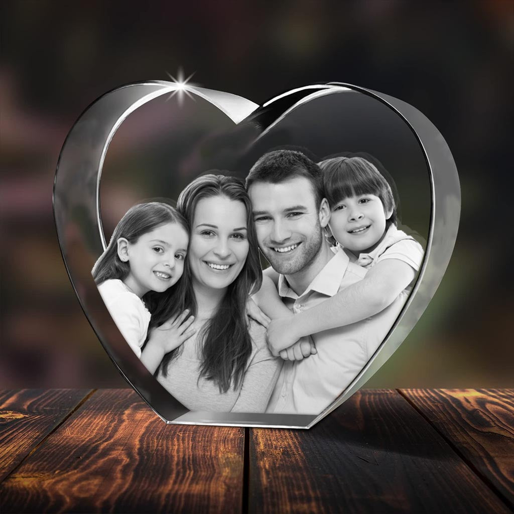 Individuelles Foto – Personalisierte Familien-Lasergravur auf herzförmiger 3D-Kristalllampe