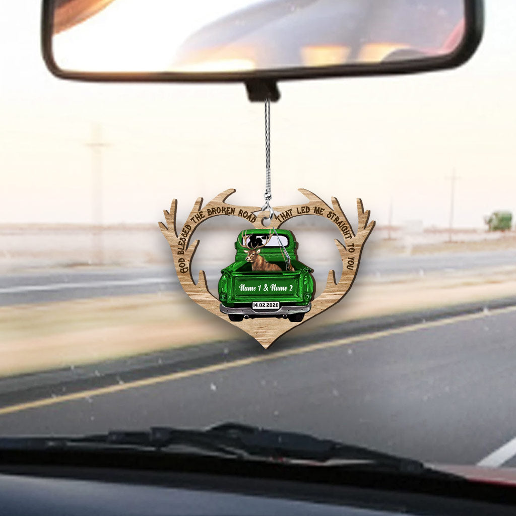 Dieu a béni la route brisée - Ornement de voiture transparent personnalisé pour couple à la chasse