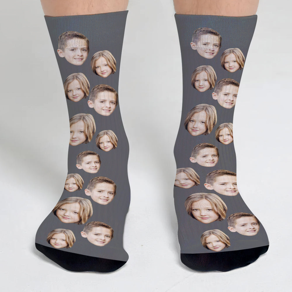 Individuell gestaltete Geschwistersocken