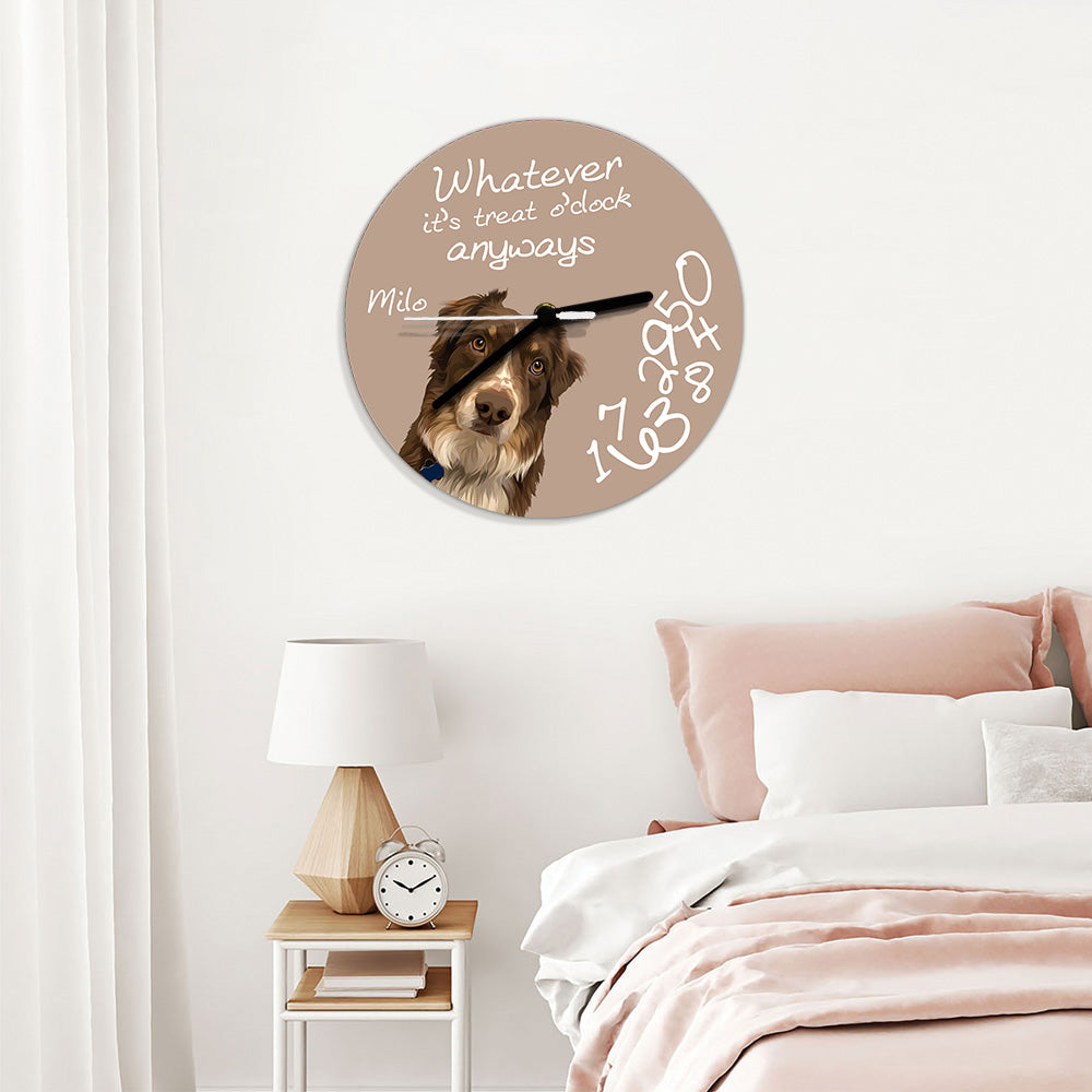Quoi qu'il en soit, c'est l'heure des friandises ! - Horloge murale personnalisée pour chien