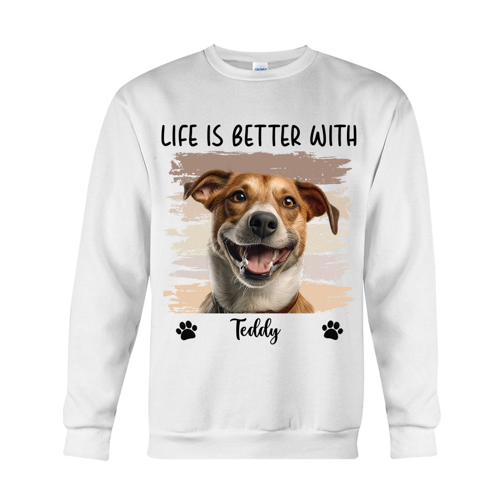 Das Leben ist schöner mit Haustier – personalisiertes Hunde-T-Shirt und Hoodie
