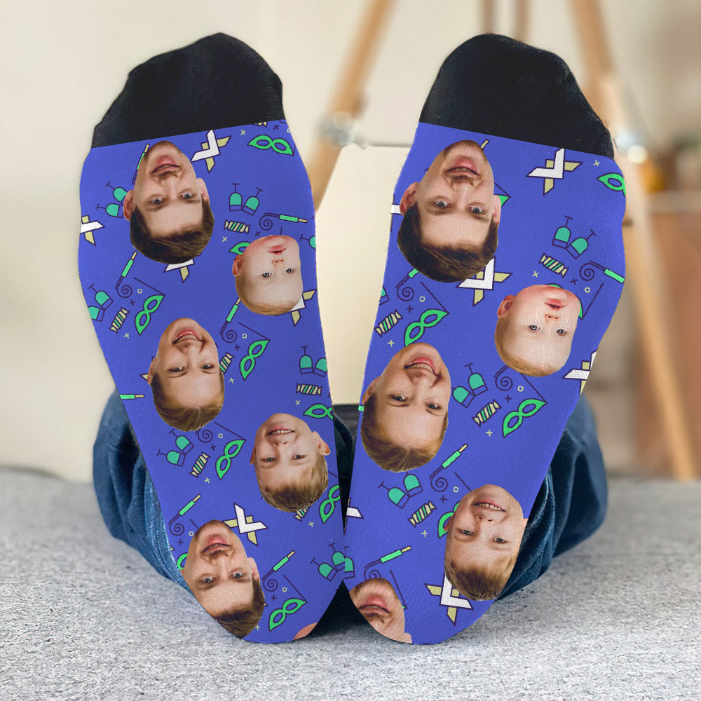 Individuelles Gesichtsmuster für Partys – personalisierte Familiensocken