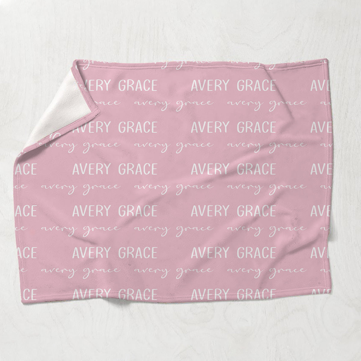 Couverture personnalisée pour nouveau-né avec motif de prénom