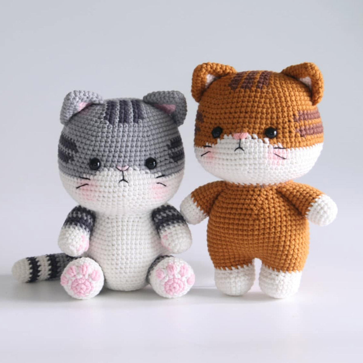 Gehäkelte Amigurumi-Katze – Geschenk für Katzenliebhaber – Personalisierte handgestrickte Puppe