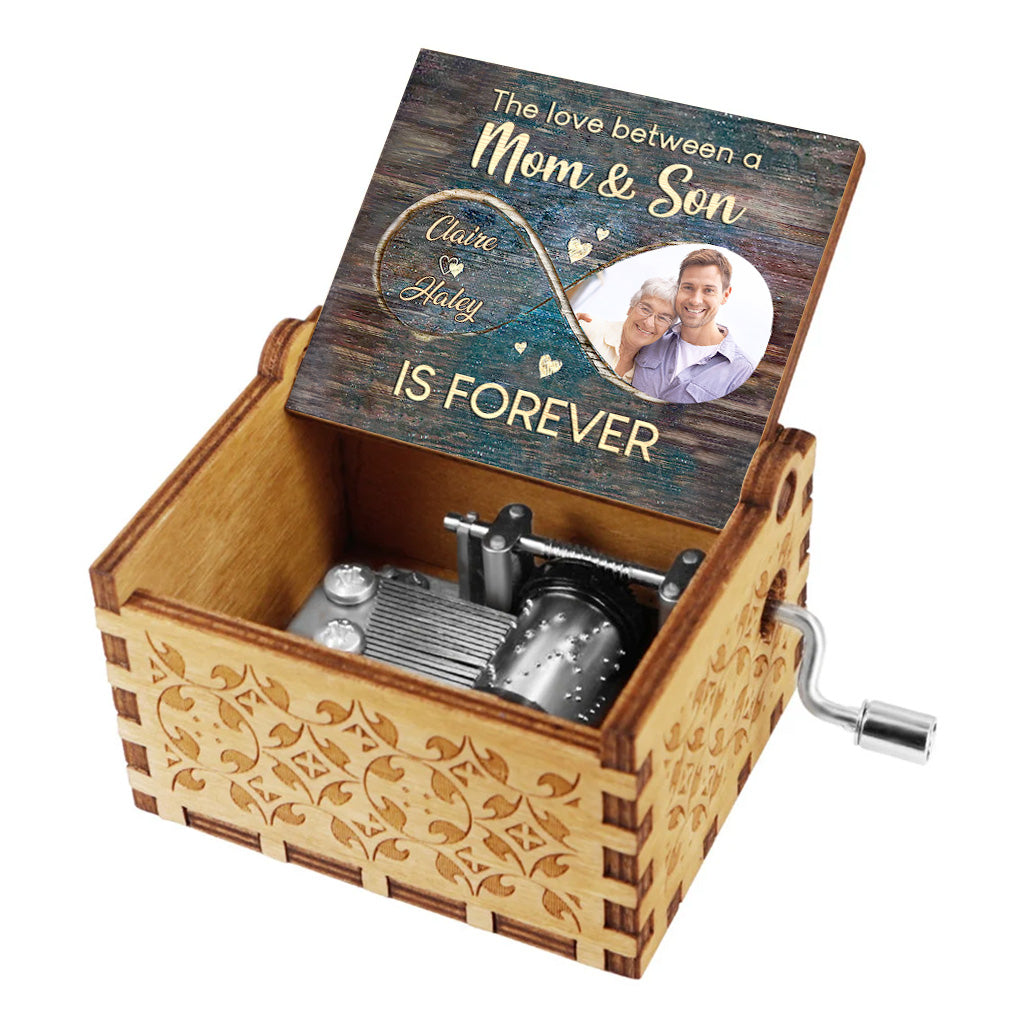 Mother's Love Is Forever - Gift for mom, daughter, son - Personalized Hand Crank Music Box
