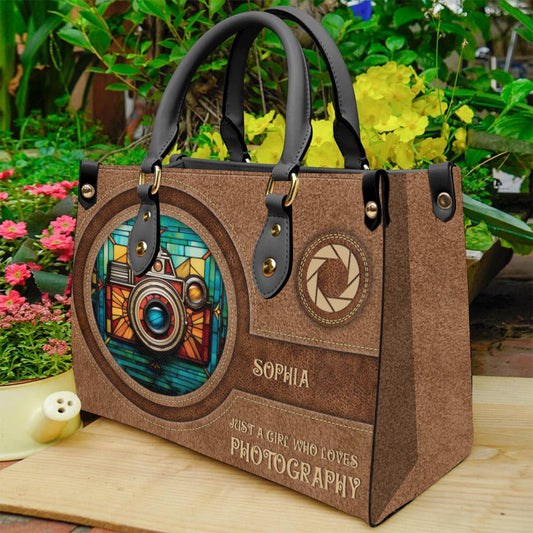 Einfach ein Mädchen, das die Fotografie liebt – personalisierte Lederhandtasche für Fotografen
