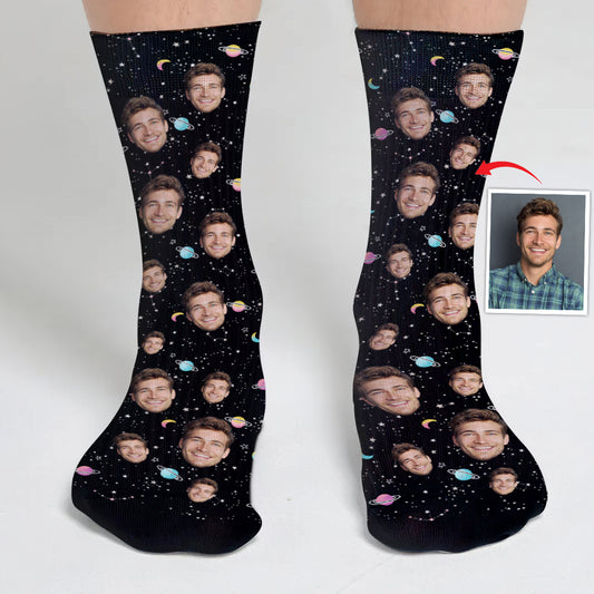Personalisierte Socken mit Galaxy-Gesicht