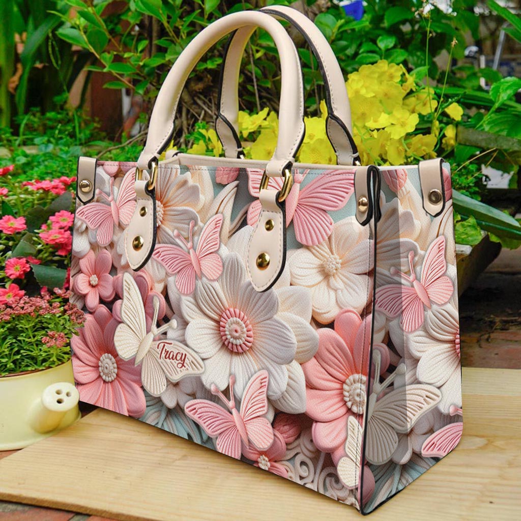 Schmetterlinge und Blumen – Personalisierte Schmetterlings-Lederhandtasche