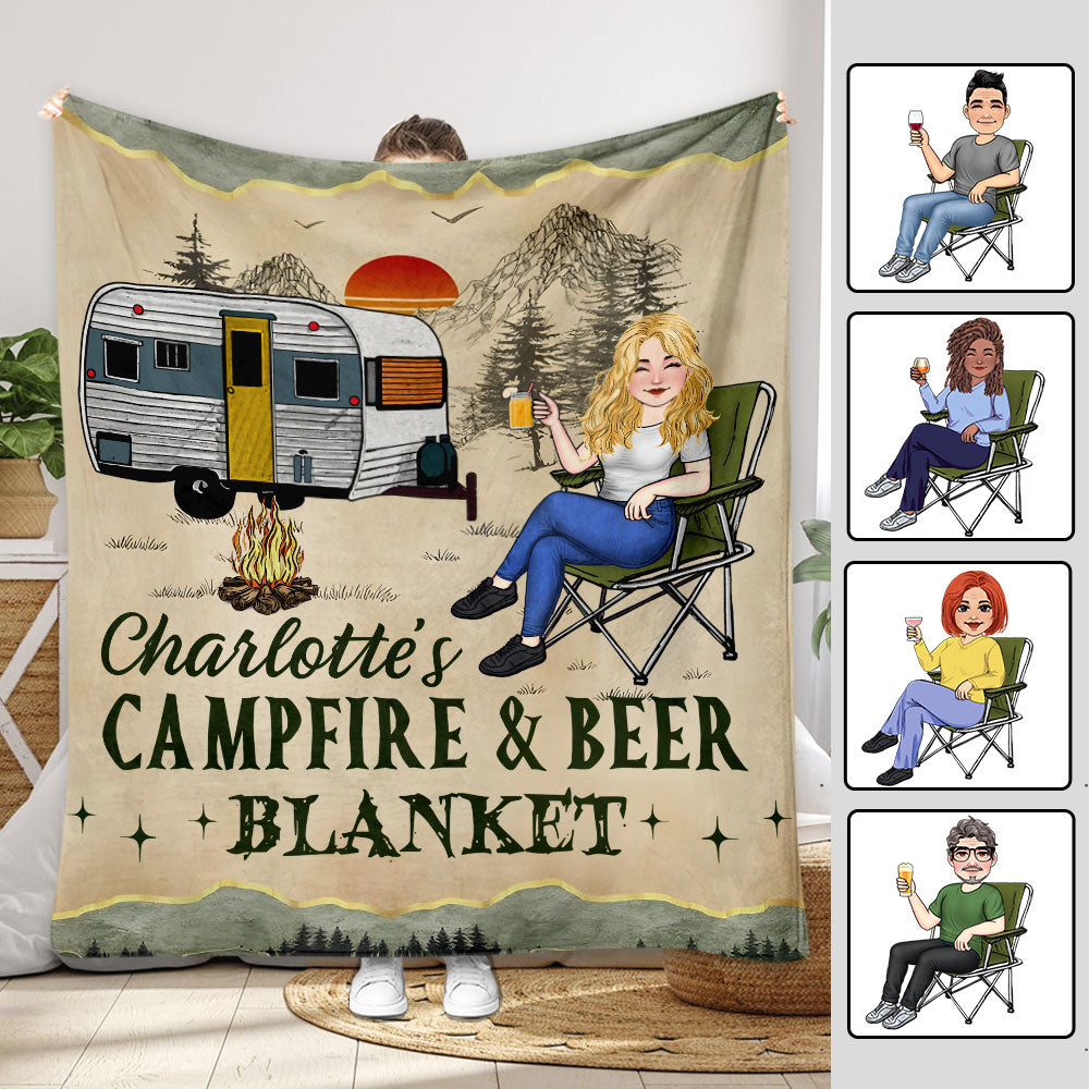 Lagerfeuer und Kaffee – personalisierte Campingdecke